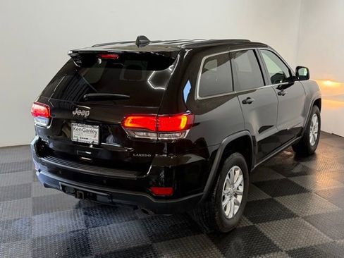 Certified 2022 Jeep Grand Cherokee Laredo E AWD/4WD image 11