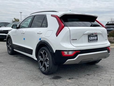 New 2025 Kia Niro EX Touring image 5