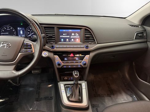 Used 2018 Hyundai Elantra Value Edition FWD image 11