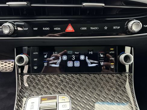 Certified 2026 Genesis GV70 3.5T Sport Prestige AWD/4WD image 19