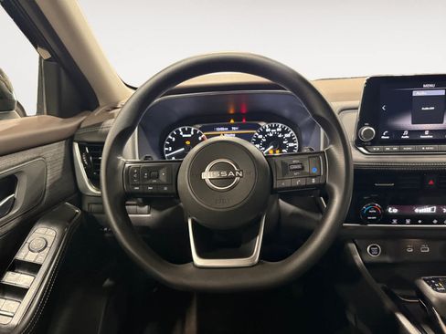 Used 2022 Nissan Rogue SV FWD image 13