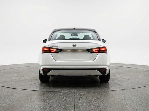 Used 2025 Nissan Altima 2.5 SV FWD image 7