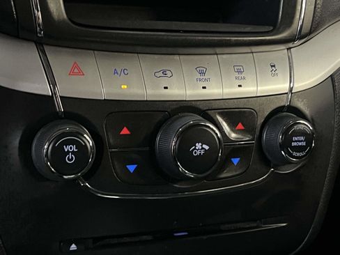 Used 2017 Dodge Journey SE image 27