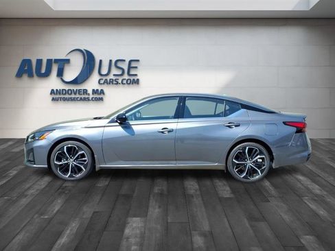 Used 2023 Nissan Altima 2.5 SR FWD image 2