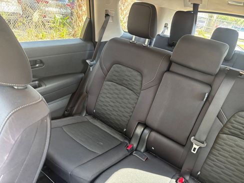 Used 2025 Nissan Pathfinder SV AWD/4WD image 42