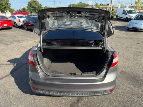Used 2014 Ford Focus SE w/ Equipment Group 201A FWD image 34