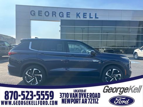 Used 2023 Mitsubishi Outlander SE image 1