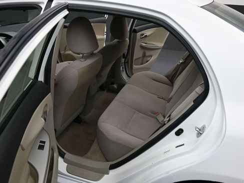 Used 2011 Toyota Corolla LE image 10