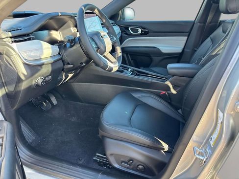 New 2026 Jeep Compass Limited image 8