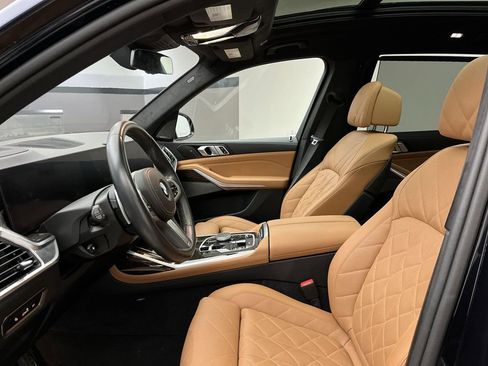 Certified 2024 BMW X7 xDrive40i w/ M Sport Package image 11