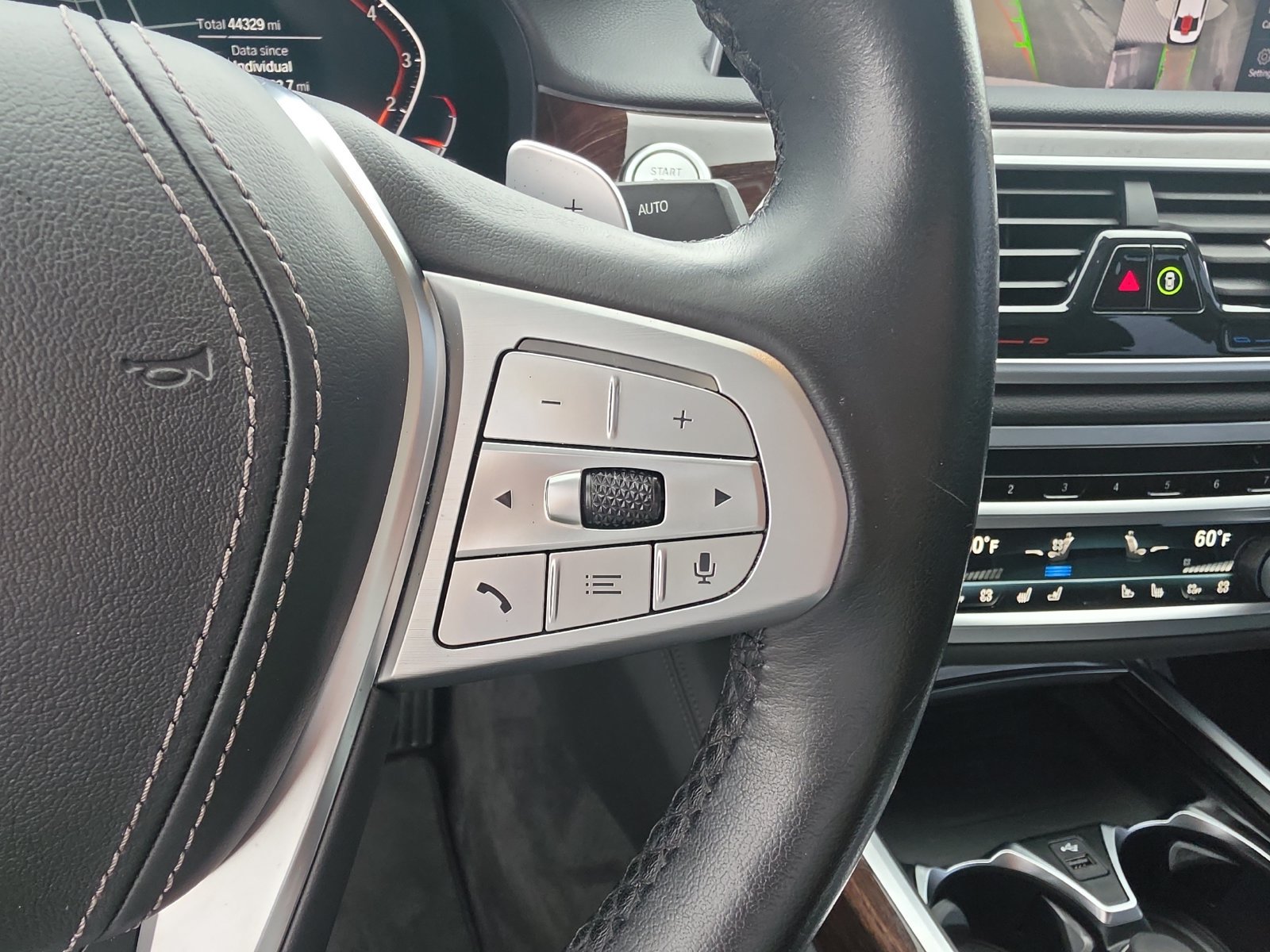 Used 2021 BMW 750i xDrive AWD/4WD image 23