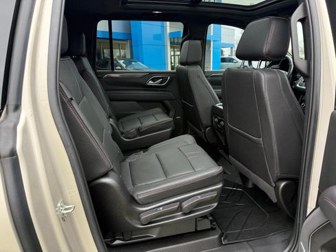 Used 2022 Chevrolet Suburban RST w/ Luxury Package image 10