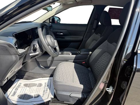 Used 2026 Nissan Kicks SV FWD image 10