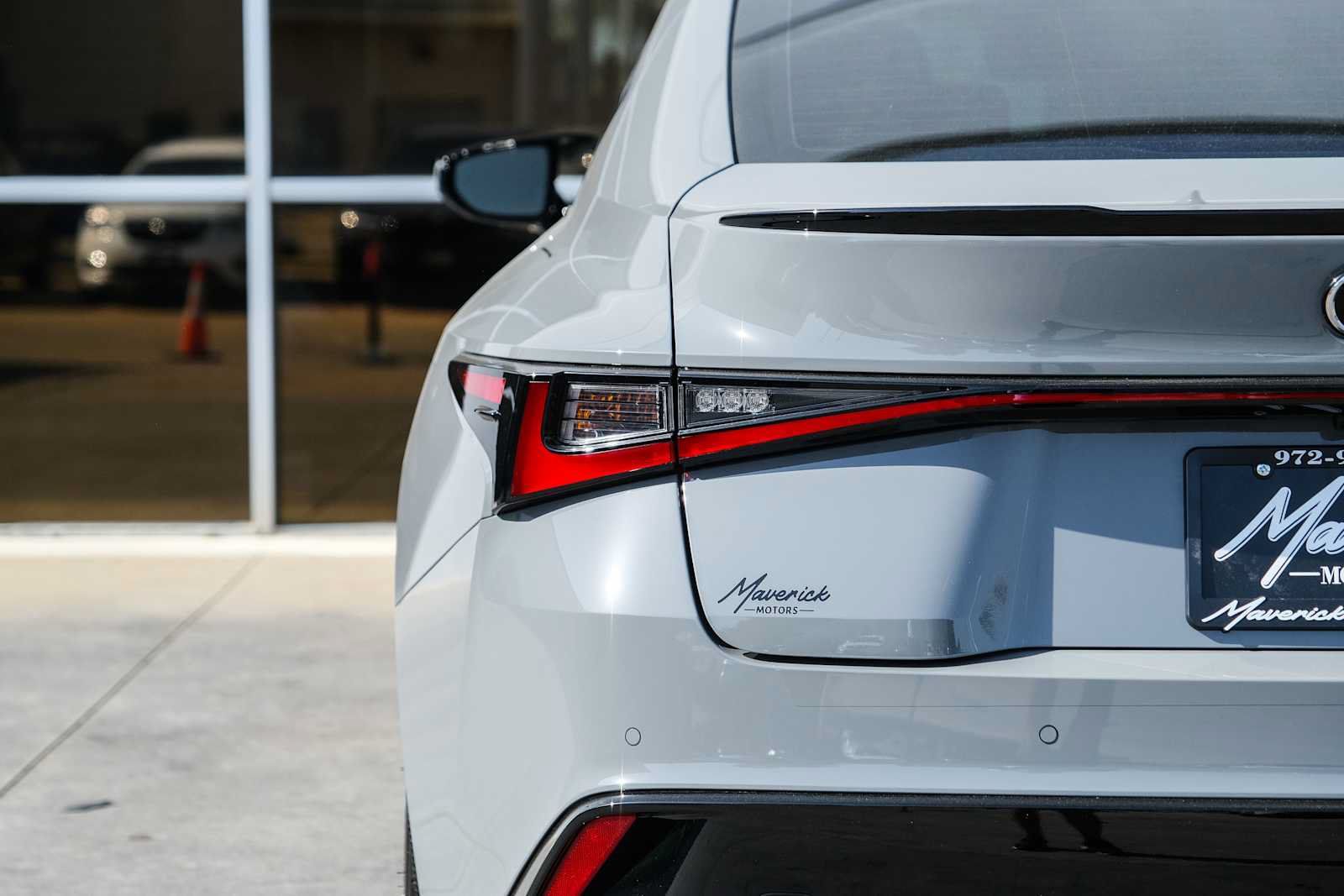Used 2022 Lexus IS 500 RWD image 13