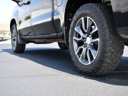 Used 2022 Chevrolet Silverado 1500 LT w/ Leather Package AWD/4WD image 8