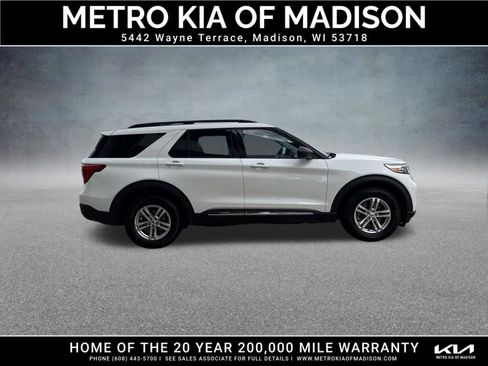 Used 2023 Ford Explorer XLT w/ Class IV Trailer Tow Package AWD/4WD image 8