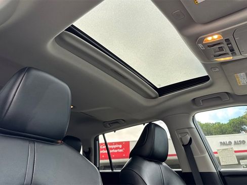 Certified 2025 Toyota Highlander XLE image 16