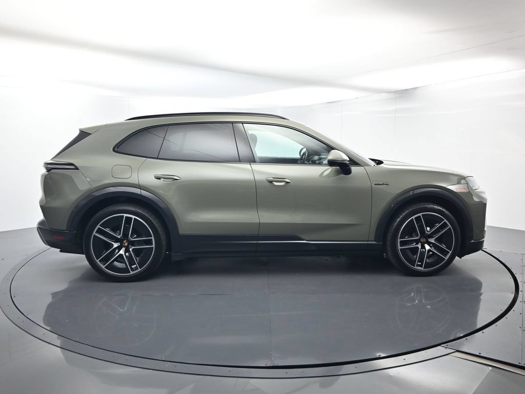Certified 2026 Porsche Cayenne Electric AWD/4WD image 16