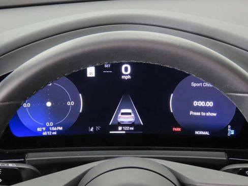 Certified 2025 Porsche Macan 4S Electric AWD/4WD image 18