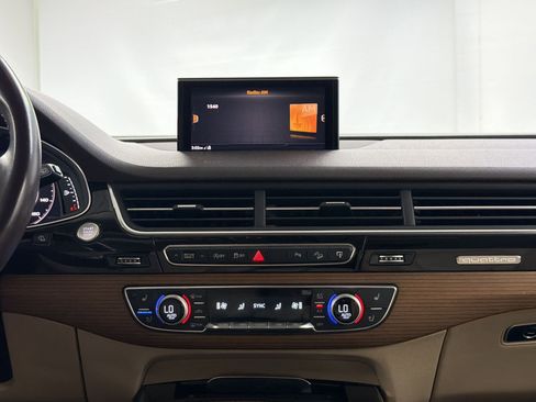 Used 2017 Audi Q7 3.0T Prestige image 33