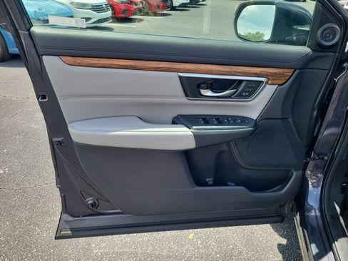 Used 2018 Honda CR-V Touring image 17