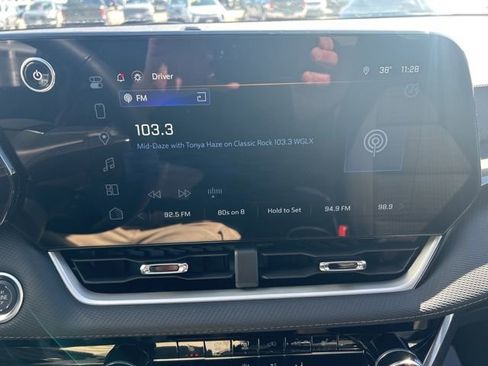 Used 2025 Chevrolet Equinox LT image 20