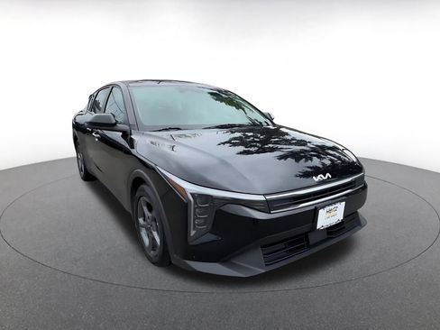 Used 2025 Kia K4 LXS FWD image 3