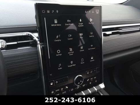 Used 2024 GMC Sierra EV Denali image 22