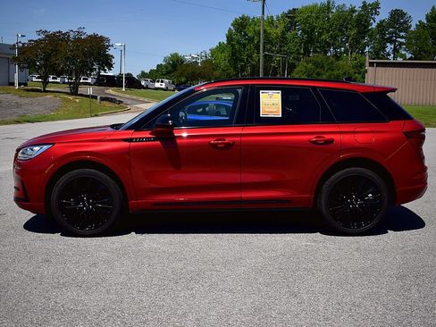 Used 2025 Lincoln Corsair Reserve w/ Equipment Group 202A FWD image 4