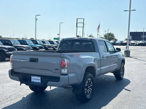 Used 2021 Toyota Tacoma TRD Sport AWD/4WD image 3