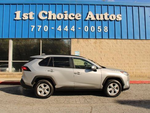 Used 2020 Toyota RAV4 XLE FWD image 22