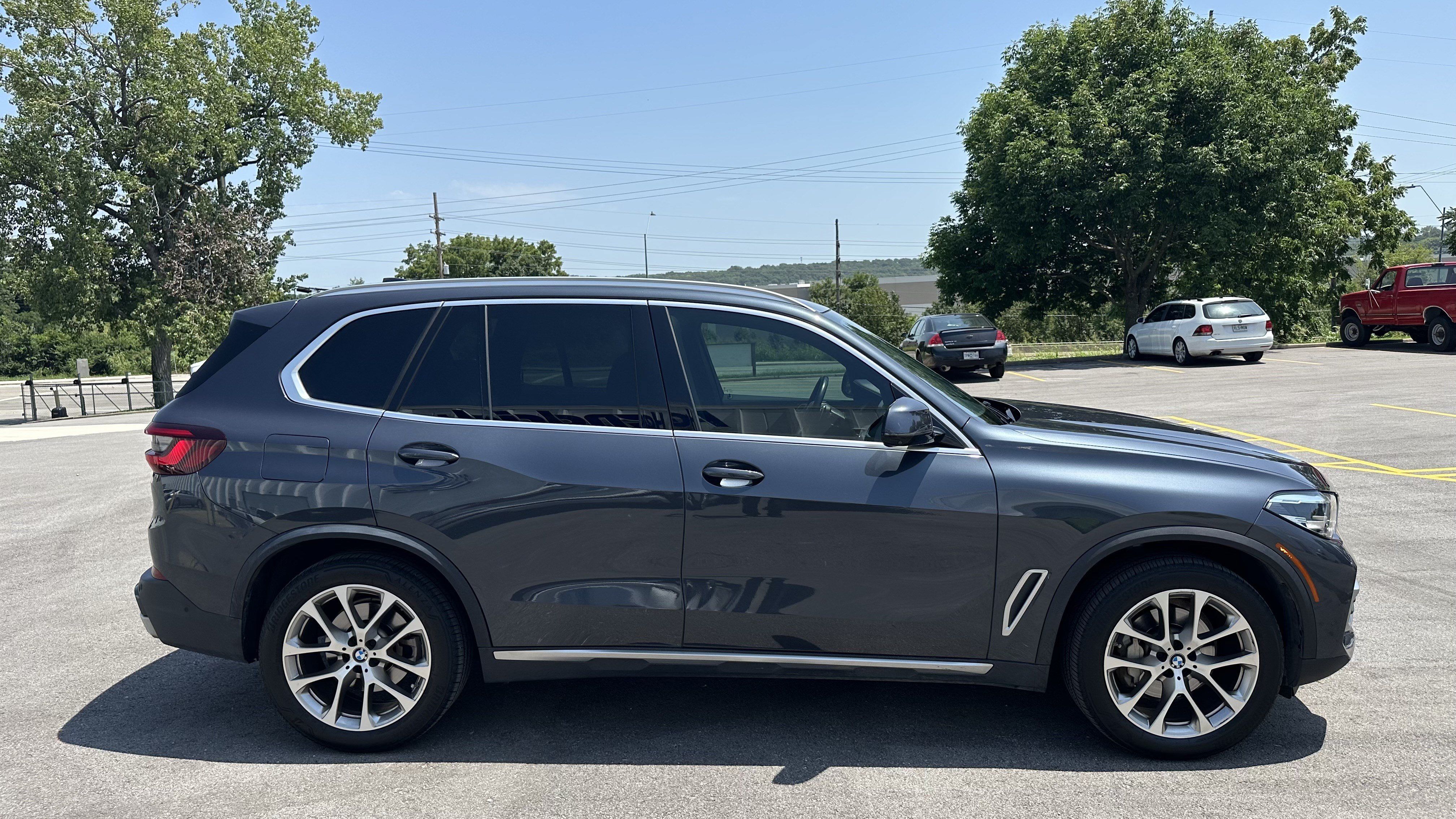 Used 2022 BMW X5 xDrive40i w/ Premium Package AWD/4WD image 11