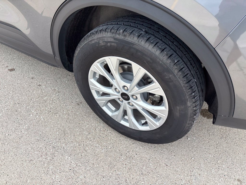 Certified 2025 Ford Escape Active AWD/4WD image 8