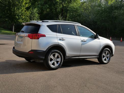 Used 2015 Toyota RAV4 XLE FWD image 7