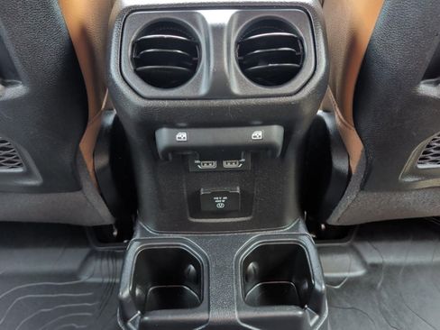 Used 2021 Jeep Gladiator Rubicon AWD/4WD image 23