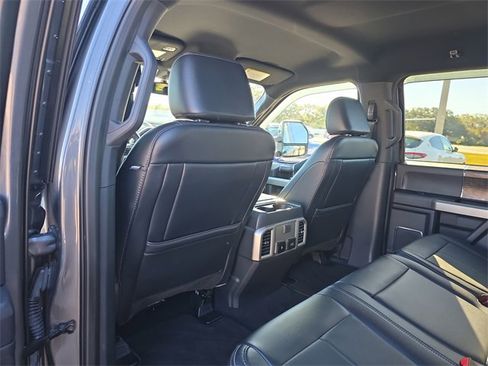 Used 2022 Ford F250 Lariat w/ Chrome Package image 11