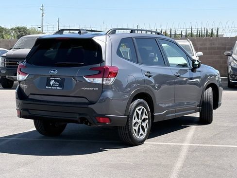 Used 2020 Subaru Forester Premium AWD/4WD image 4