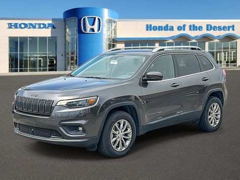 Used 2021 Jeep Cherokee Latitude Plus image 2