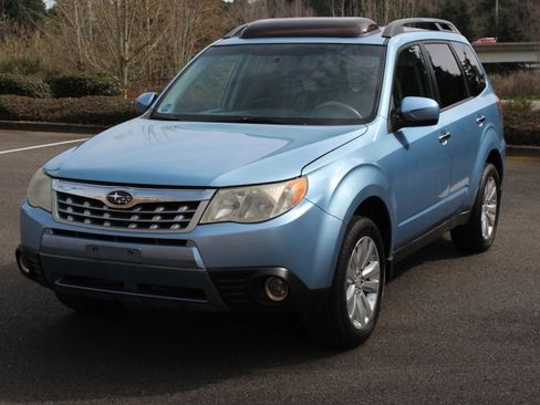 Used 2011 Subaru Forester 2.5X Limited image 1