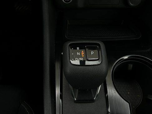 Used 2023 Nissan Rogue S image 23