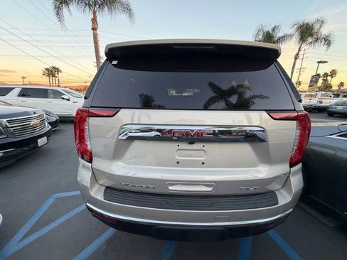 Used 2023 GMC Yukon XL SLT image 8