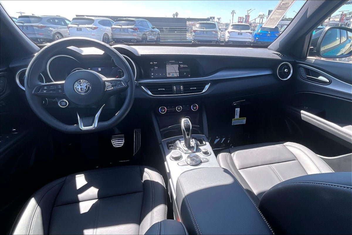New 2026 Alfa Romeo Stelvio Sprint w/ Convenience Package AWD/4WD image 5