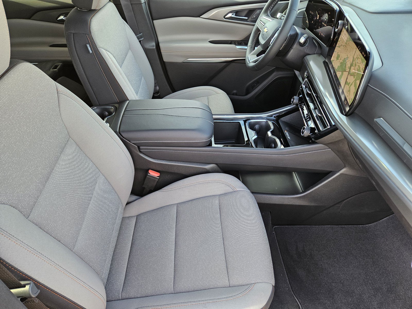 New 2027 Chevrolet Traverse LT w/ Driver Confidence Package FWD image 10
