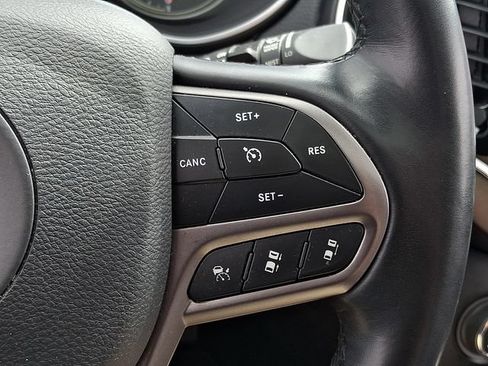 Used 2021 Jeep Cherokee Limited AWD/4WD image 24