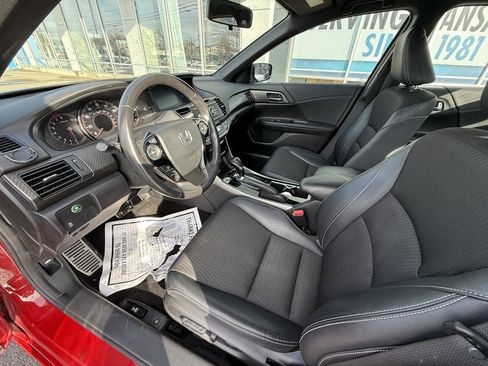Used 2017 Honda Accord Sport image 14
