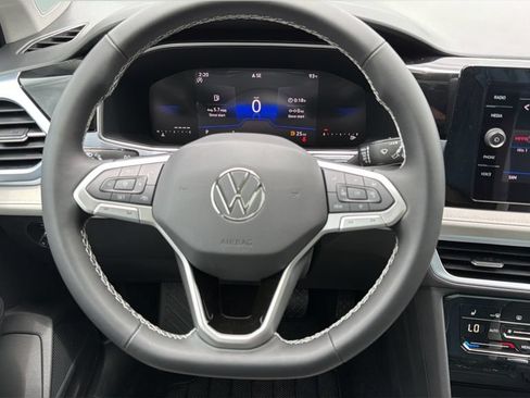 New 2026 Volkswagen Taos SE FWD image 12