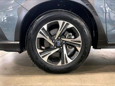 Used 2025 Subaru Crosstrek 2.5i Limited AWD/4WD image 9