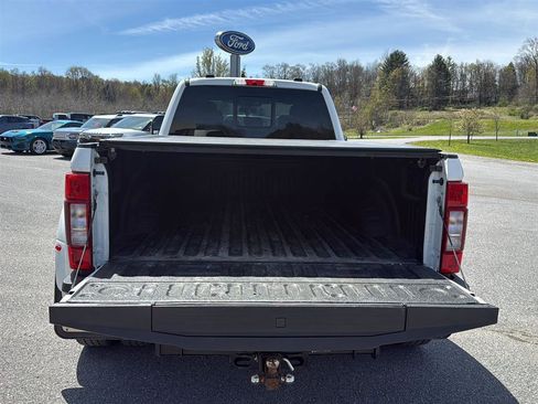 Used 2022 Ford F350 Lariat w/ Lariat Ultimate Package AWD/4WD image 4