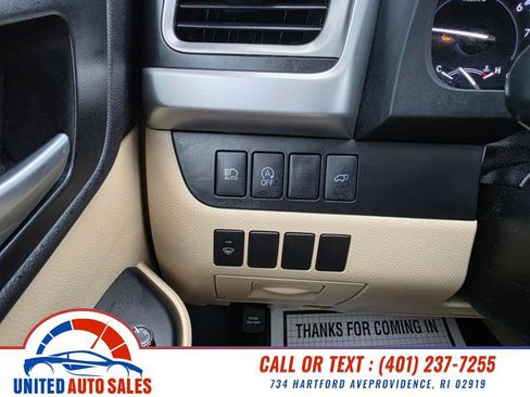 Used 2017 Toyota Highlander XLE image 21