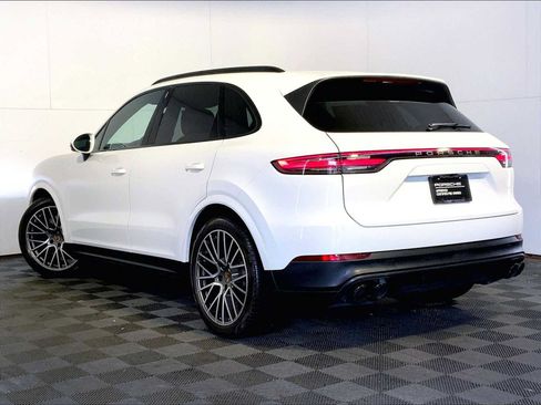 Certified 2023 Porsche Cayenne Platinum Edition AWD/4WD image 3